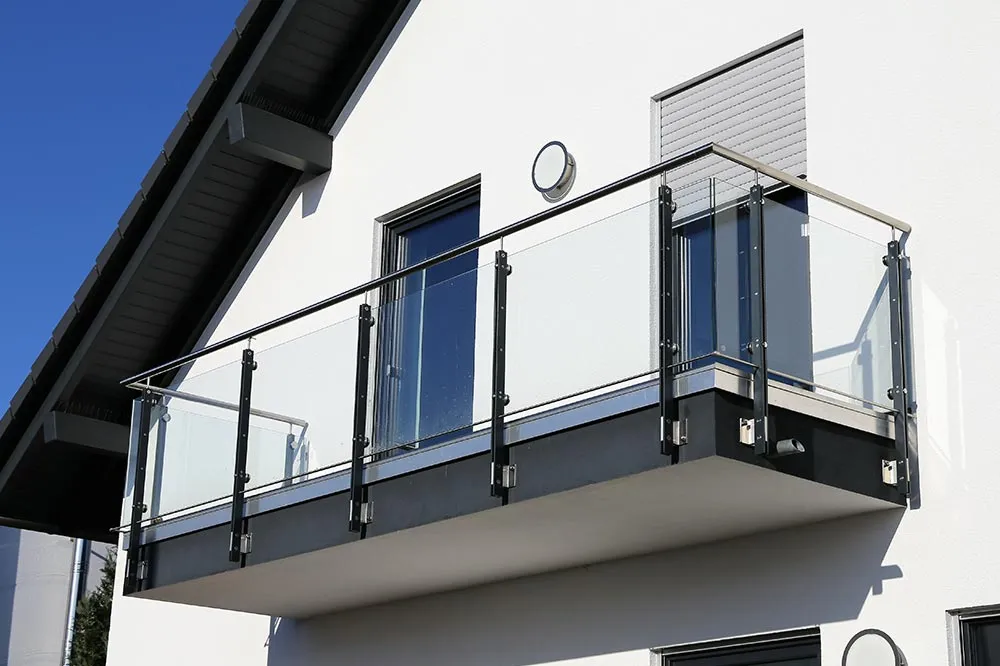 Edelstahl Balkone und Geländer